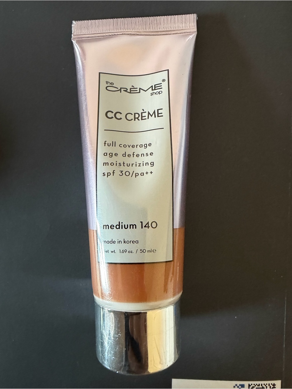 CC Crème Full Coverage Moisturizing SPF 30+ -
6 different shades available - Picture 7 of 9
